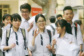  Độ khó tương đương với đề thi chính thức năm 2022