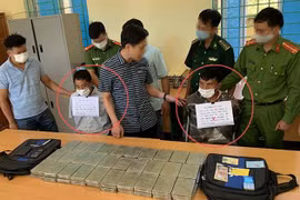Bắt giữ hai đối tượng vận chuyển tới 60 bánh heroin