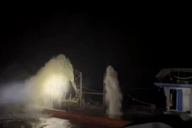 Xuyên đêm vây bắt nhóm "cát tặc" có nhiều tiền án, tiền sự trên sông Hồng