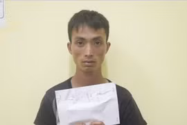  Bắt quả tang đối tượng tàng trữ ma túy và thuốc nổ