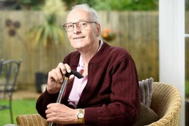 Anh: Người đàn ông mắc Covid-19 suốt 10 tháng