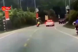 Vượt ẩu, lấn làn, nam thanh niên điều khiển xe máy tử vong