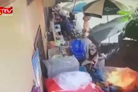 Hiện trường nam điều dưỡng bệnh viện tự thiêu trước cửa nhà người yêu