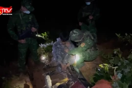 Bắt hai đối tượng vận chuyển 160kg thuốc nổ vượt biên sang Việt Nam