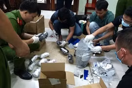Hốt trọn ổ nhóm mua bán hơn 10kg ma túy tổng hợp