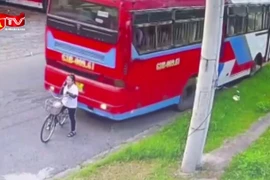 Bắt khẩn cấp tài xế lùi xe không quan sát khiến một nữ công nhân tử vong 