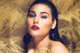 [ẢNH] Nhan sắc nóng bỏng của người đẹp Mỹ giành danh hiệu 'Nhan sắc vượt thời gian'