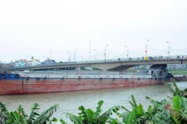 Điều tra vụ tàu thủy đâm hỏng cầu ở Thái Bình