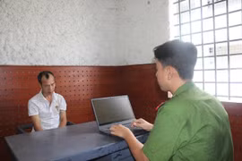 Bắt đối tượng vận chuyển 6 bánh ma túy và 6.000 viên ma túy tổng hợp