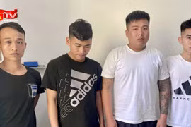 Thiếu tiền tiêu xài, nhóm đối tượng câu kết thu tiền bảo kê tại biển Hải Tiến