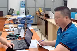 Triệu tập người rút chìa khoá ôtô khiến hàng chục hành khách mắc kẹt