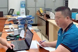 Triệu tập người rút chìa khoá ôtô khiến hàng chục hành khách mắc kẹt