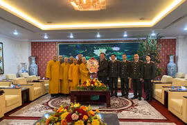 Ban Trị sự Giáo hội Phật giáo Việt Nam thành phố Hà Nội thăm, chúc Tết Công an Hà Nội