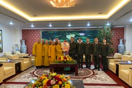 Ban Trị sự Giáo hội Phật giáo Việt Nam thành phố Hà Nội thăm, chúc Tết Công an Hà Nội