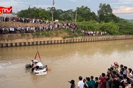 Tạm giữ hình sự lái xe ô tô gây tai nạn lao xuống sông, làm 3 người tử vong