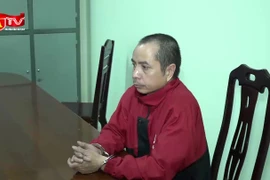 Nhập quốc tịch và làm việc trong cơ quan nhà nước tại Lào để tạo vỏ bọc trốn truy nã