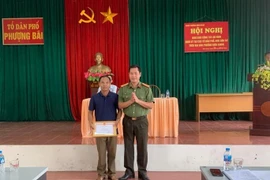 Hai thợ trồng cây cảnh mưu trí, dũng cảm cứu người trong đám cháy