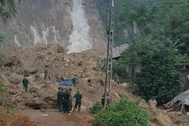 Hòa Bình: Sạt lở đất khiến 4 người thương vong