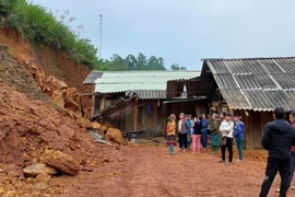 Sạt lở đất làm bé gái 4 tuổi tử vong thương tâm