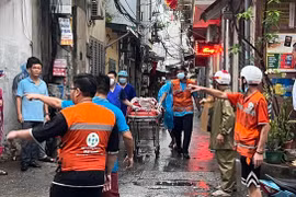 Vụ cháy chung cư mini: Nhiều người tử nạn ở cầu thang bộ