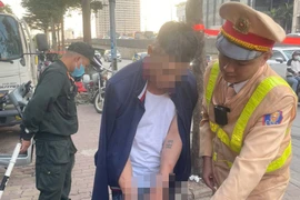 Giấu ma túy trong túi áo 'dạo phố', giữa đường 'đụng' tổ công tác 141