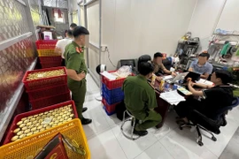 Khởi tố nhóm đối tượng sản xuất, buôn bán yến sào giả