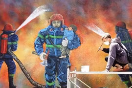 Người dân vẽ lính cứu hỏa để tri ân 3 chiến sĩ Cảnh sát PCCC hy sinh