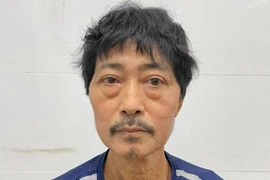 Công an phường Ngọc Khánh vận động đối tượng truy nã ra đầu thú