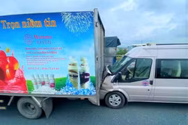 Ô tô tông liên hoàn trên cầu Thanh Trì, giao thông ùn ứ