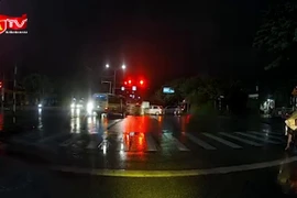 Triệu tập lái xe khách phóng nhanh, vượt đèn đỏ, gây tai nạn