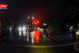 Triệu tập lái xe khách phóng nhanh, vượt đèn đỏ, gây tai nạn