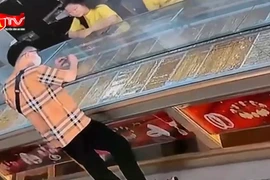 Truy xét hai đối tượng cướp giật nhẫn vàng 1 lượng