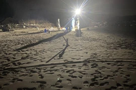 Phát hiện thi thể người đàn ông trôi dạt vào bờ biển Cồn Vành