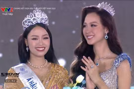 Khoảnh khắc Ý Nhi đăng quang Miss World Vietnam 2023