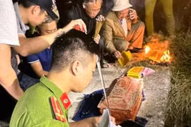 Kẻ đào trộm mộ, đòi tiền chuộc 300 triệu đồng bị bắt khẩn cấp