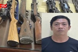 Bắt giữ người đàn ông cất giấu 9 khẩu súng trong nhà 