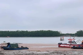 Chìm thuyền nan, bốn người mất tích