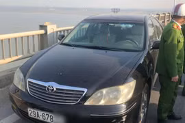 Tìm thấy thi thể người phụ nữ nhảy cầu xuống sông Hồng