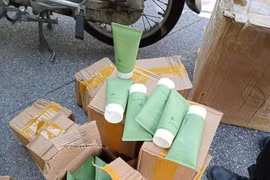 Liên tiếp phát hiện lái xe chở hàng không rõ nguồn gốc, xuất xứ