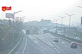 Đi ngược chiều trên cao tốc Nội Bài - Lào Cai, lái xe bị phạt 35 triệu đồng