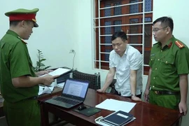 Bắt một Phó chủ tịch UBND huyện ở Nghệ An