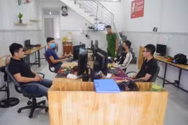 [Tin nhanh tối 6-12-2022] Khởi tố cặp vợ chồng làm giả 150 căn cước công dân