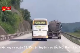 Xử phạt lái xe khách vượt ẩu, bắt khách trái phép trên cao tốc Nội Bài – Lào Cai