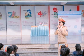 Tuyên truyền pháp luật về an toàn giao thông cho 2.700 học sinh