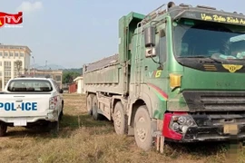 Lái xe ô tô tải dương tính với ma túy đâm vào xe tuần tra của CSGT