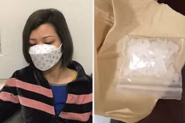 Cô gái tự giao nộp ma túy khi gặp cảnh sát cơ động