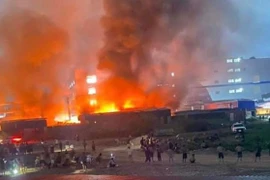 Cháy lớn tại khu công nghiệp, một người tử vong