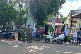 Hai mẹ con tử vong với vết cắt trên cổ 