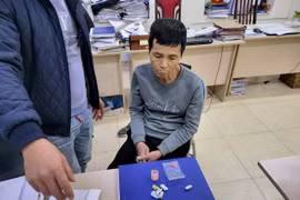 Kiểm tra lái xe vi phạm nồng độ cồn, phát hiện nhiều ma túy