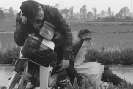 Hai thanh niên tử vong bất thường trên xe máy